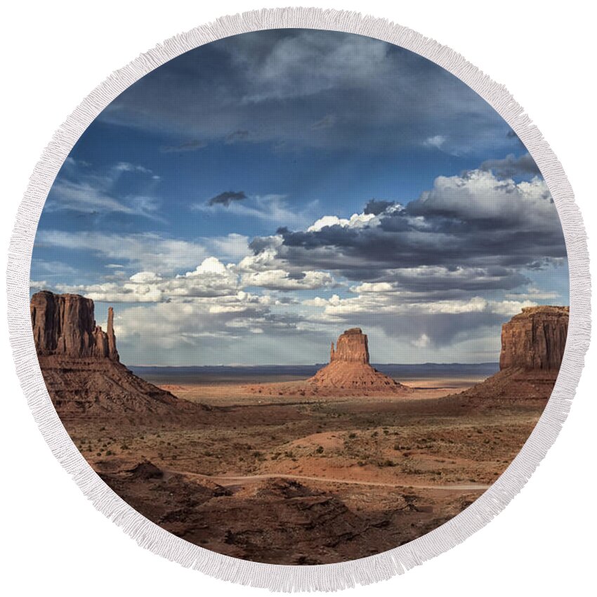 Arizona Round Beach Towel featuring the photograph Valley View by Robert Fawcett