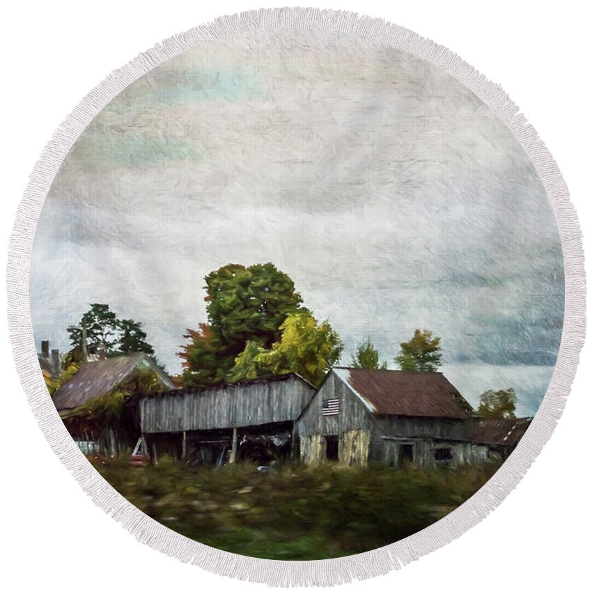 Vermont Round Beach Towel featuring the photograph Vermont Barn by Judy Wolinsky
