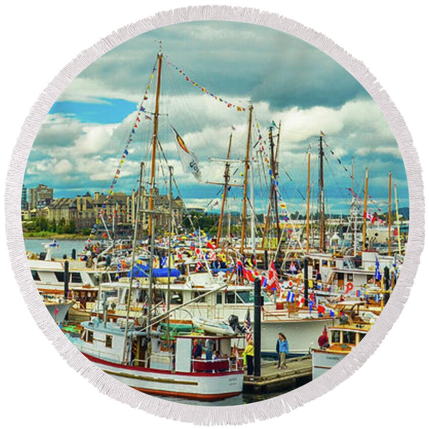 Seascape Round Beach Towel featuring the photograph Victoria Harbor 1 by Jason Brooks