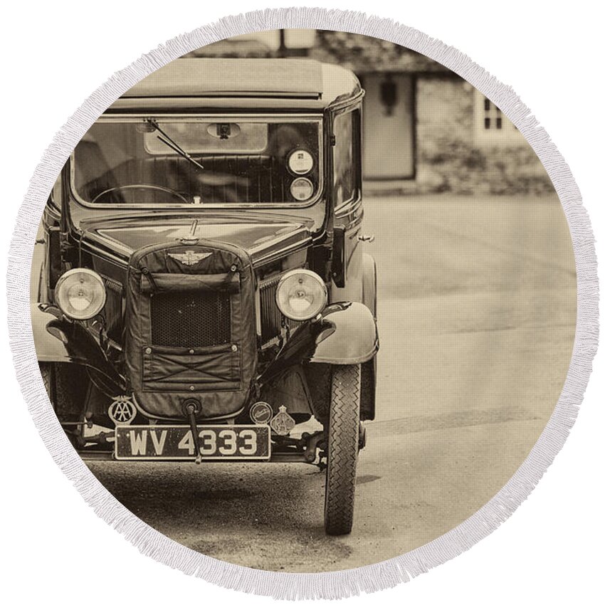 Austin Round Beach Towel featuring the photograph Vintage Car by Clare Bambers