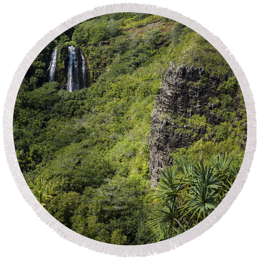 Hawaii Round Beach Towel featuring the photograph Wailua Falls and Tropical Plants by Robert Potts