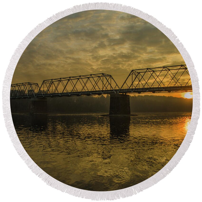 Washingtons Round Beach Towel featuring the photograph Washingtons Crossing at Dawn by Bill Cannon