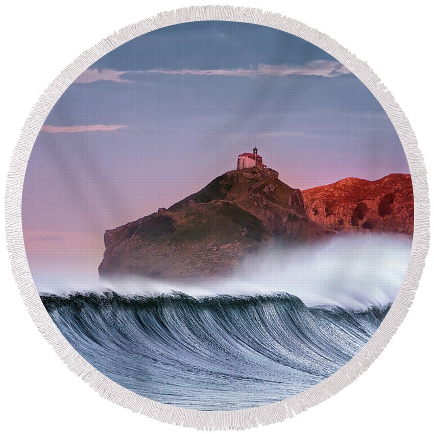 Wave Round Beach Towel featuring the photograph Wave in Bakio by Mikel Martinez de Osaba