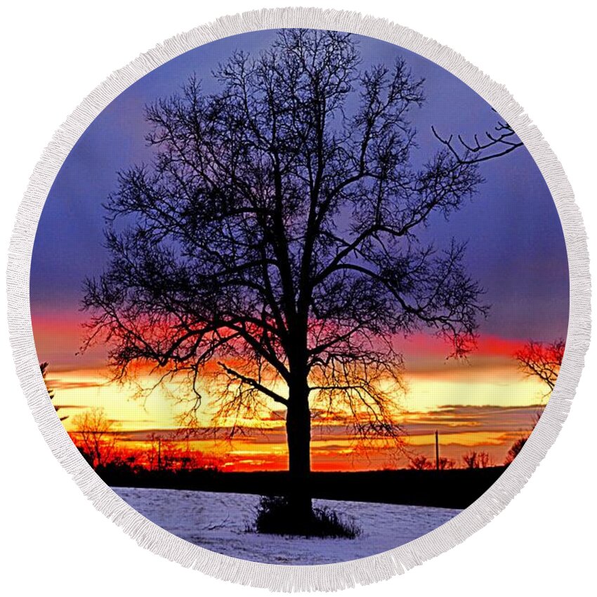 Sunset Round Beach Towel featuring the photograph West by Dani McEvoy