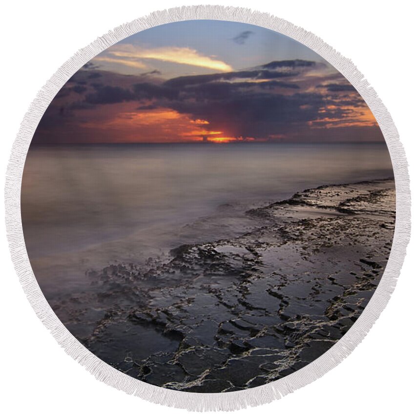 Sunset Round Beach Towel featuring the photograph West Oahu Sunset by Tin Lung Chao