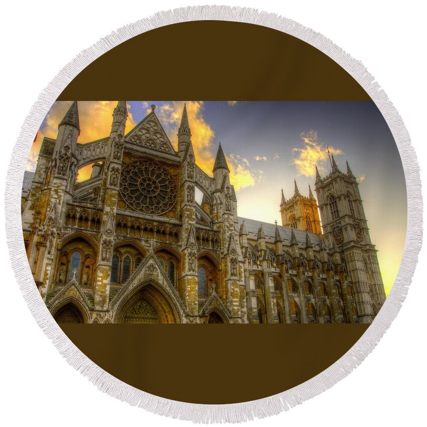 Westminster Abbey Round Beach Towel featuring the photograph Westminster Abbey by Jackie Russo