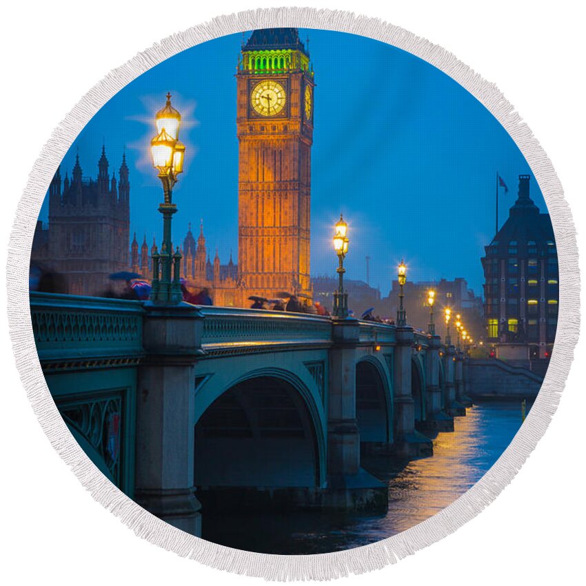 Big Ben Round Beach Towel featuring the photograph Westminster Bridge at Night by Inge Johnsson