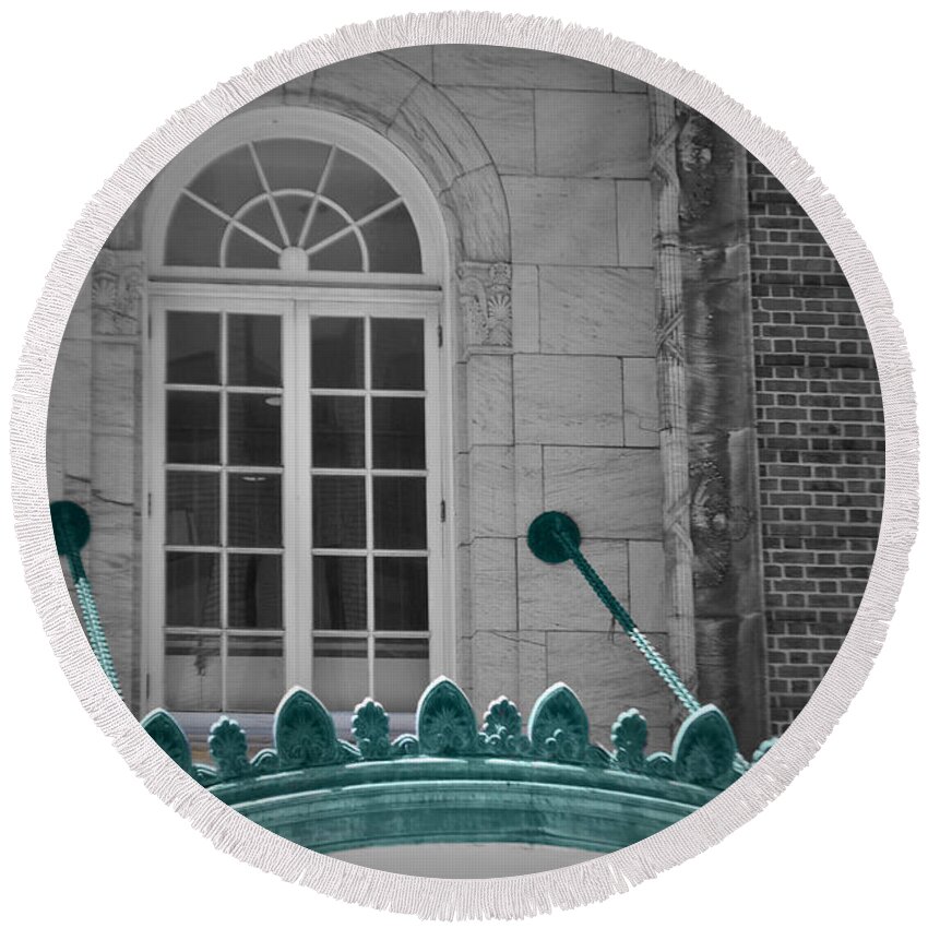Baltimore Round Beach Towel featuring the photograph Window Arch by Jost Houk