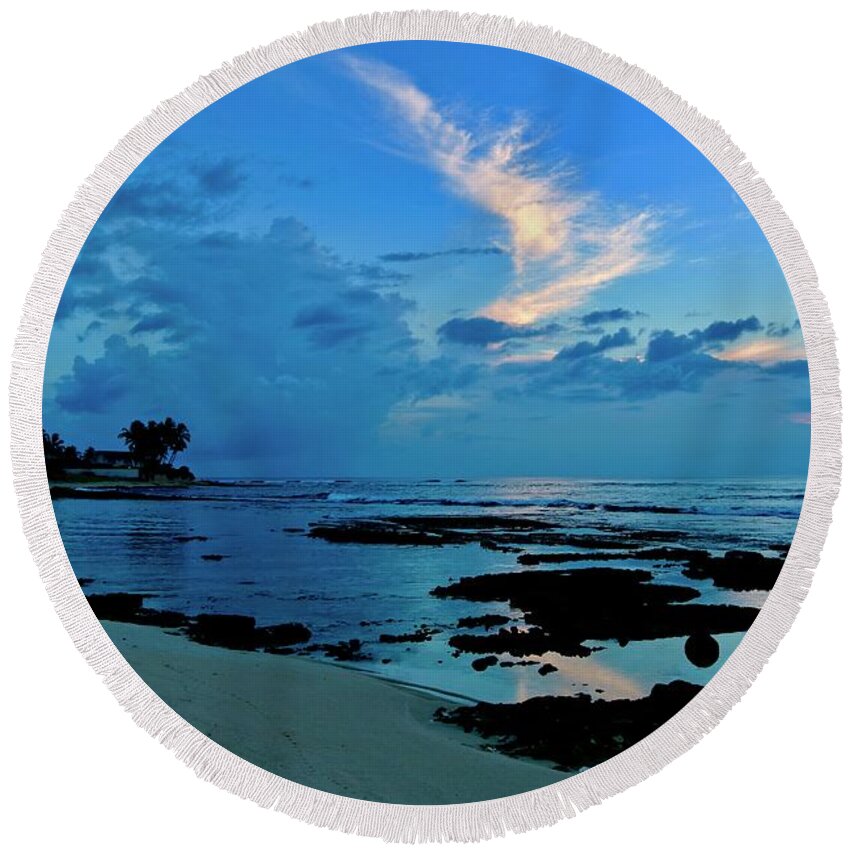 Sunset Round Beach Towel featuring the photograph Winged Sunset by Craig Wood