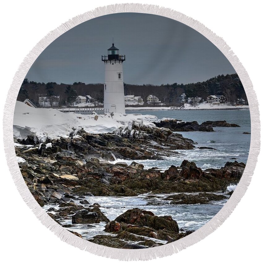 Portsmouth Harbor Lighthouse Round Beach Towel featuring the photograph Winter at the Portsmouth Harbor Lighthouse by Steve Brown