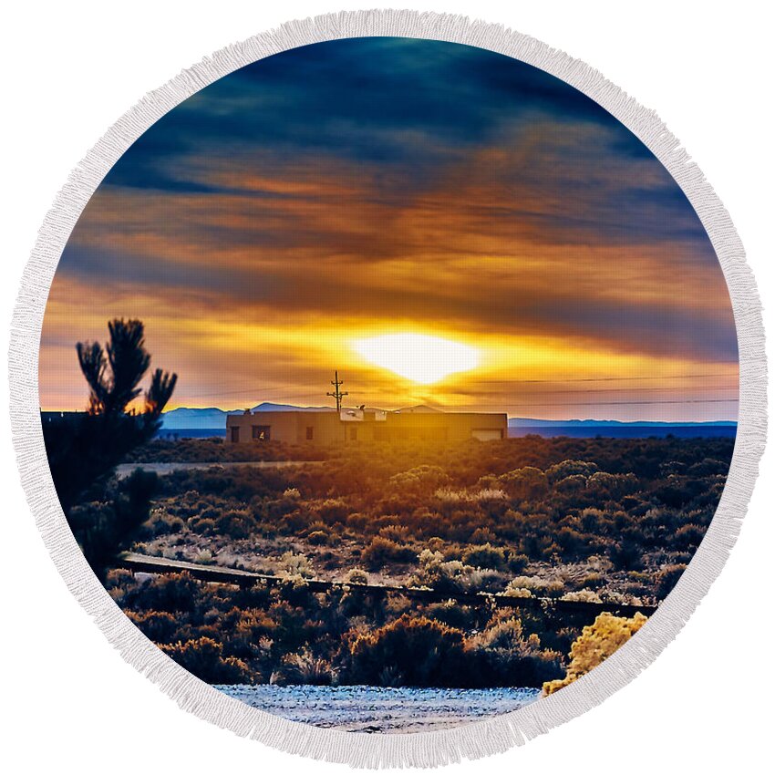 Santa Round Beach Towel featuring the photograph Winter sunset by Charles Muhle