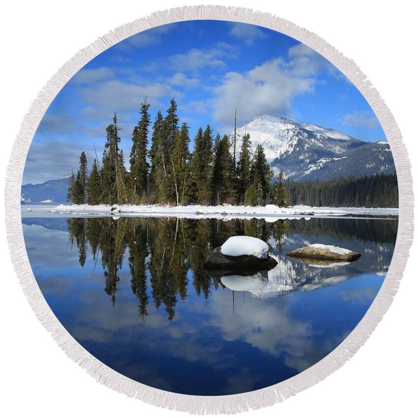 Winters Mirror Round Beach Towel featuring the photograph Winters mirror by Lynn Hopwood