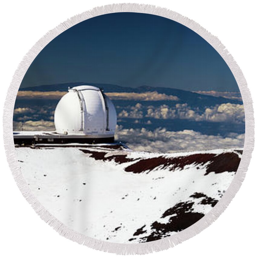 W.m. Keck Observatories Round Beach Towel featuring the photograph W.M. Keck Observatories by Christopher Johnson