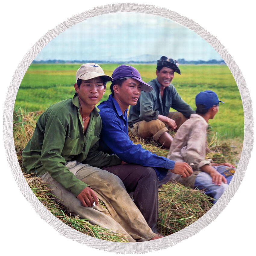 Young Rice Farmers Round Beach Towel featuring the photograph Young Rice Farmers by Silva Wischeropp