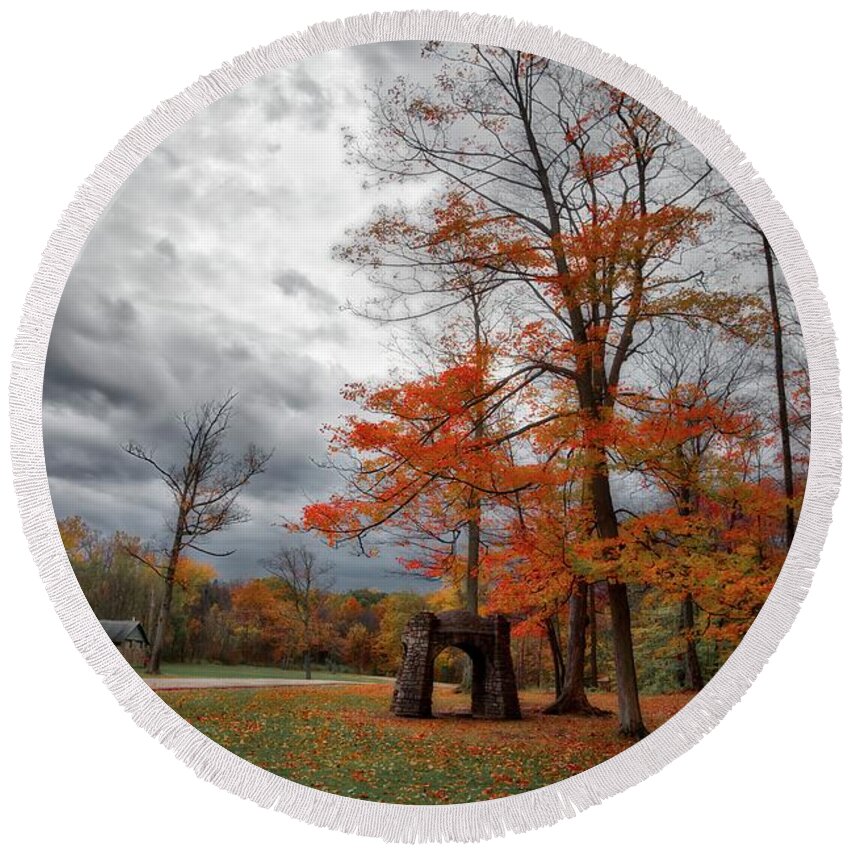 Chestnut Ridge County Park Round Beach Towel featuring the photograph An Autumn Day At Chestnut Ridge Park #1 by Guy Whiteley