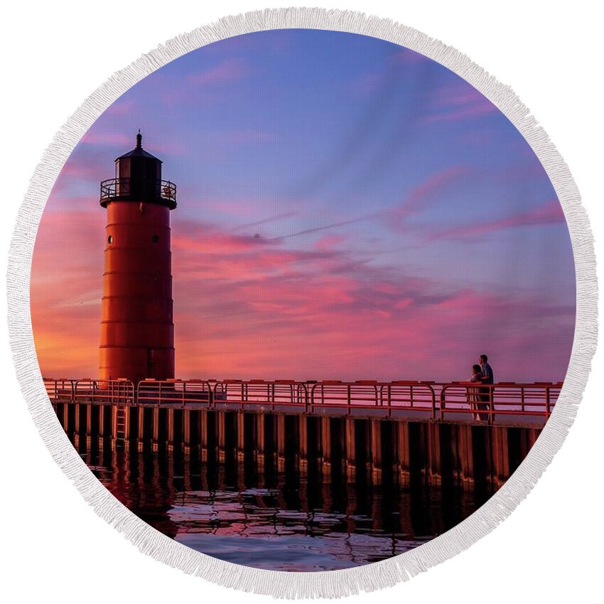 Milwaukee Round Beach Towel featuring the photograph Capture the Sunrise by Kristine Hinrichs