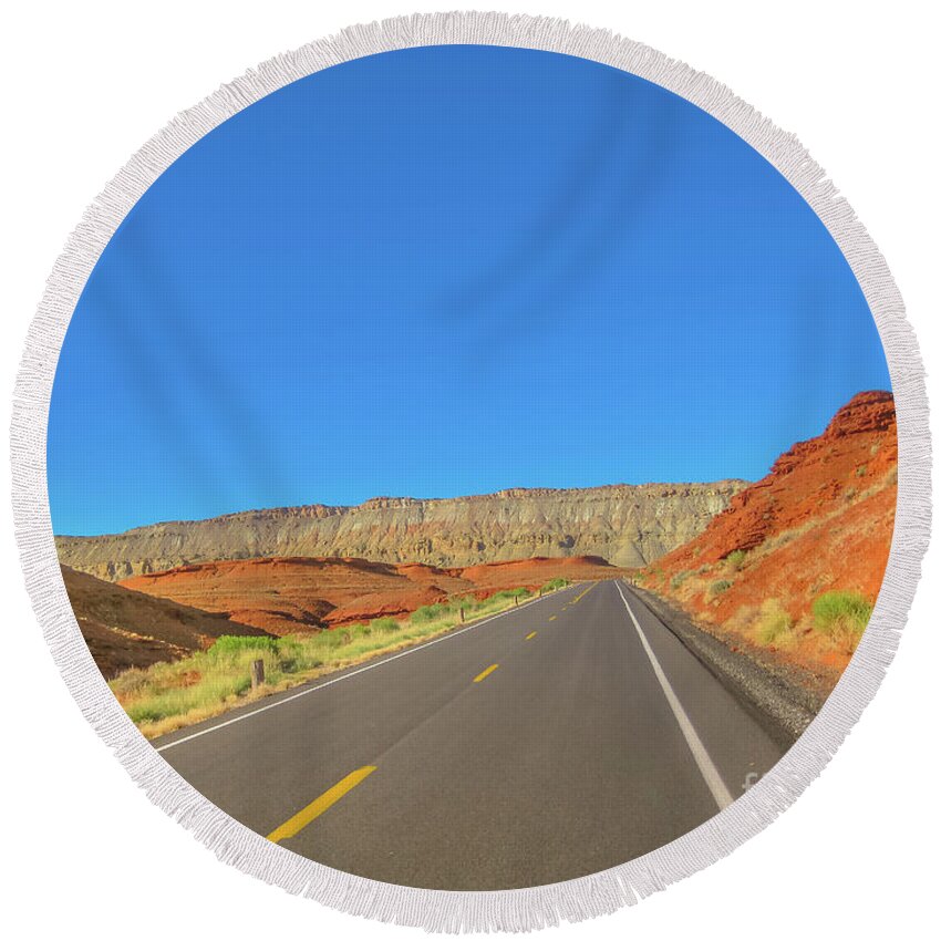 Bighorn Lake Round Beach Towel featuring the photograph Highway in Bighorn Canyon #1 by Benny Marty