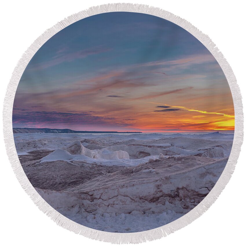 Agate Beach Round Beach Towel featuring the photograph Winter Sunset #4 by Gary McCormick
