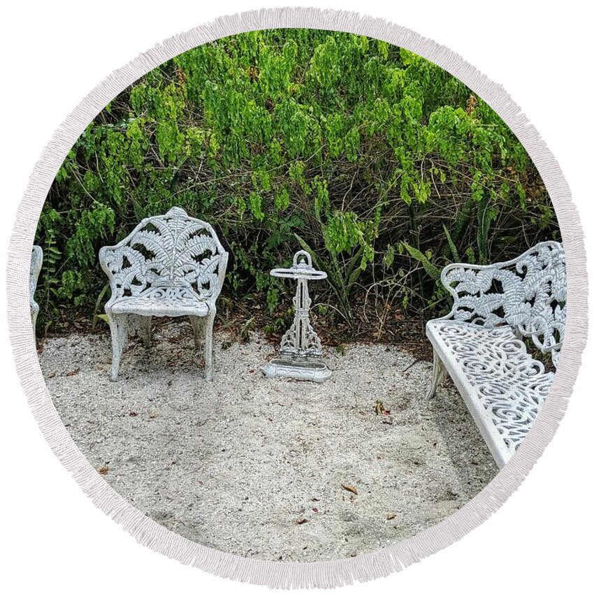 Garden Round Beach Towel featuring the photograph A Quiet Spot by Portia Olaughlin