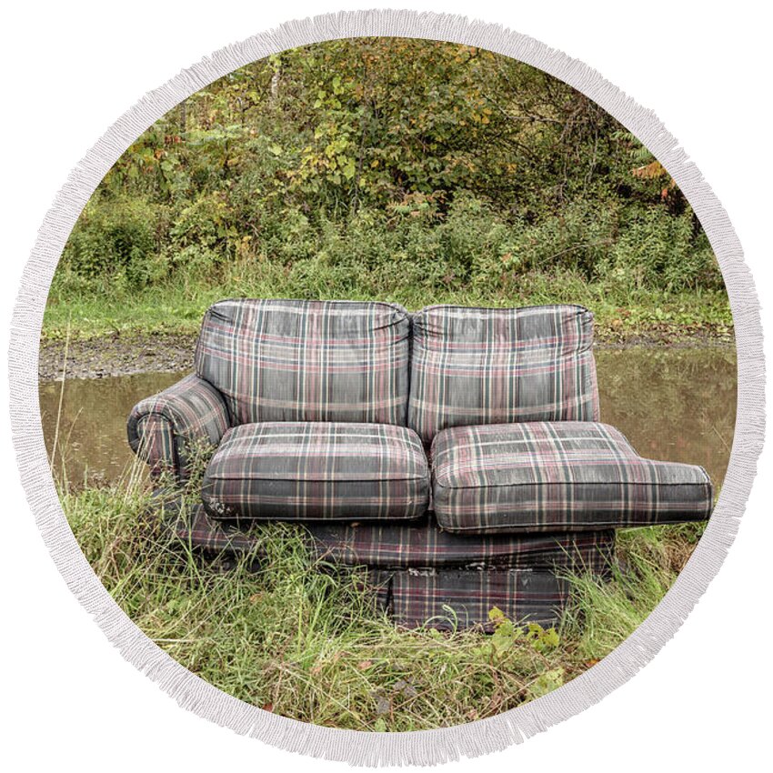 New Hampshire Round Beach Towel featuring the photograph Abandoned Couch by Edward Fielding