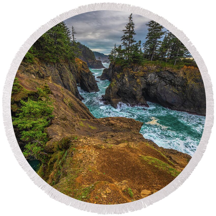 Oregon Round Beach Towel featuring the photograph Arch Views by Darren White