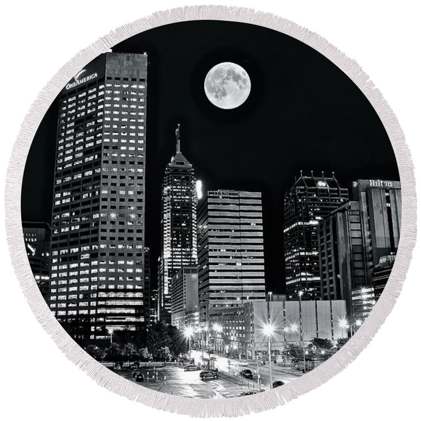 Indianapolis Round Beach Towel featuring the photograph Big Moon Indianapolis 2019 by Frozen in Time Fine Art Photography