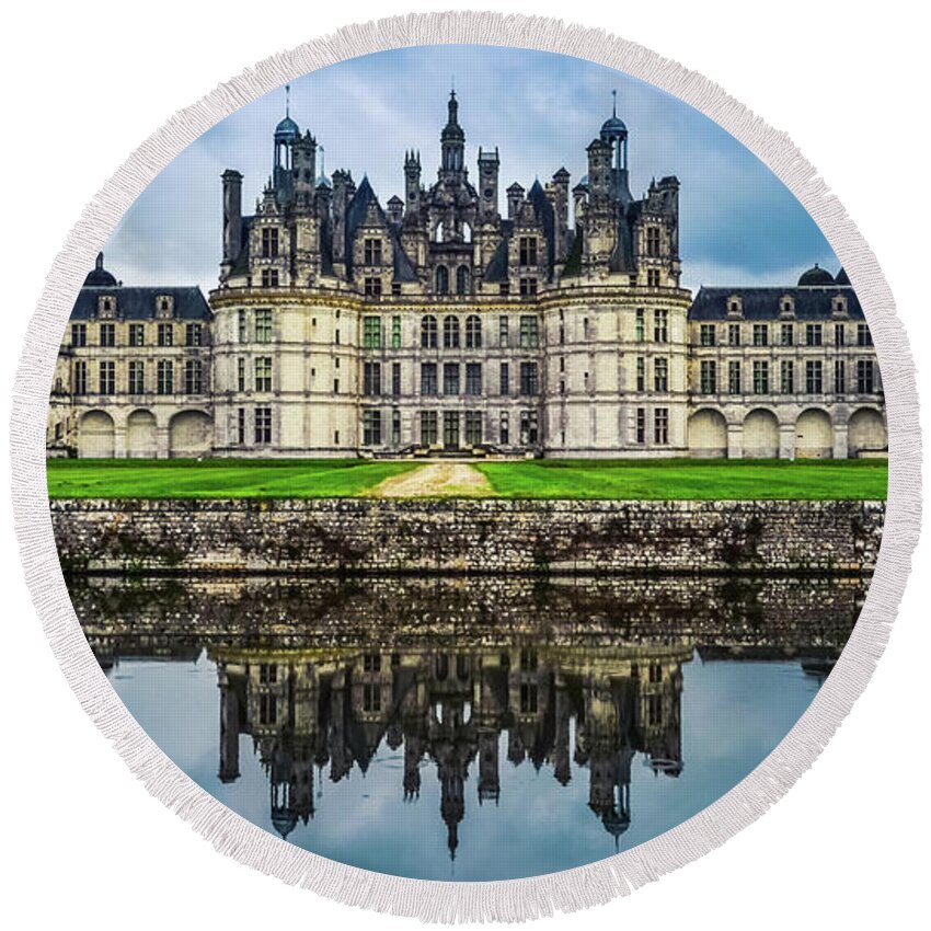 Chateau Round Beach Towel featuring the photograph Chateau de Chambord by Tito Slack