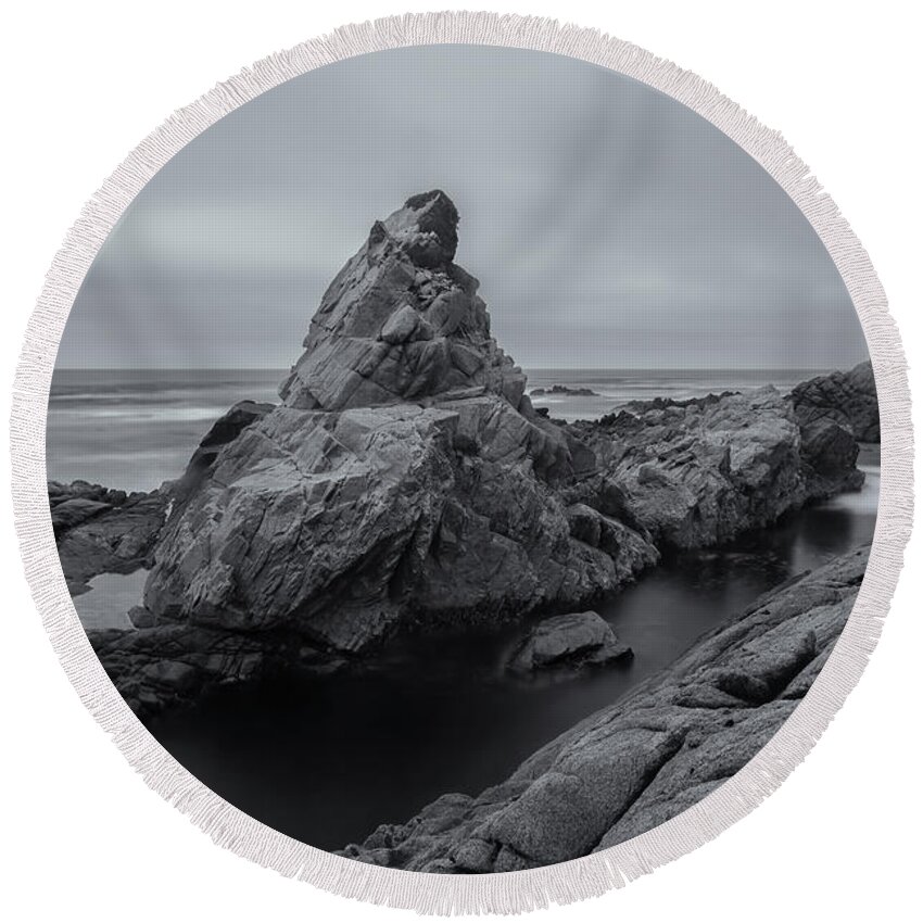 Landscape Round Beach Towel featuring the photograph Coast Bw 2 by Jonathan Nguyen