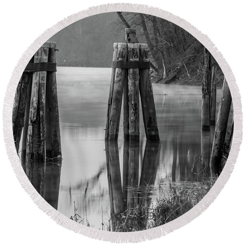Morning Round Beach Towel featuring the photograph Connecticut River at Dawn by Kyle Lee