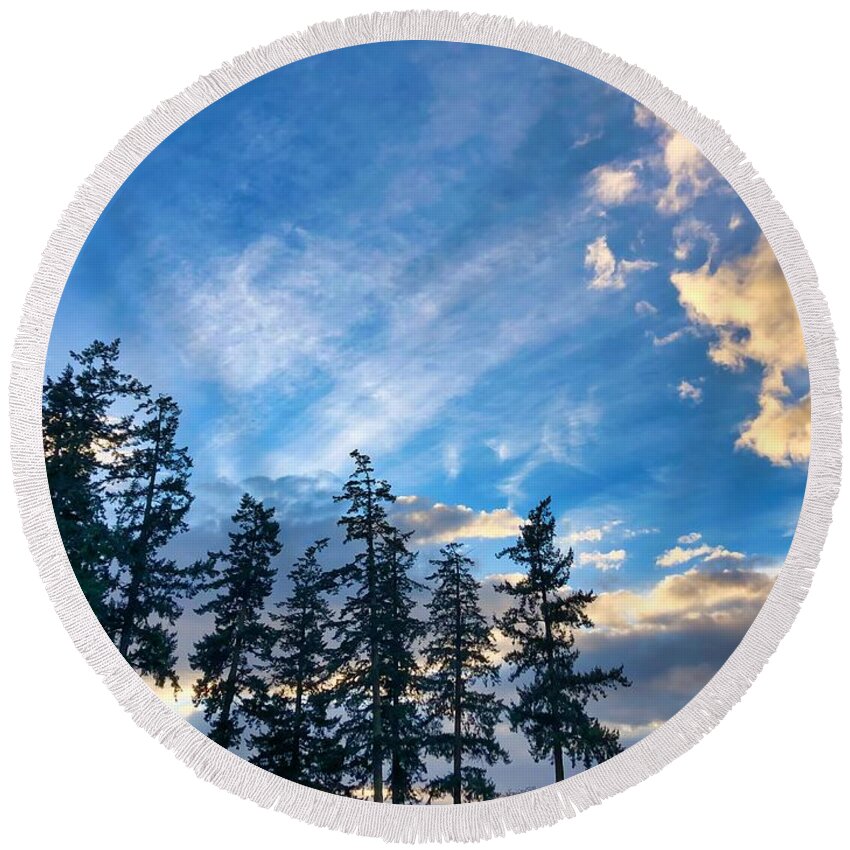 Sky Round Beach Towel featuring the photograph Crisp Skies by Brian Eberly