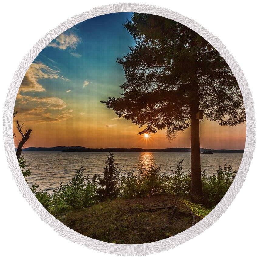 Sunset Round Beach Towel featuring the photograph Dog Lake Sunset by Joe Holley