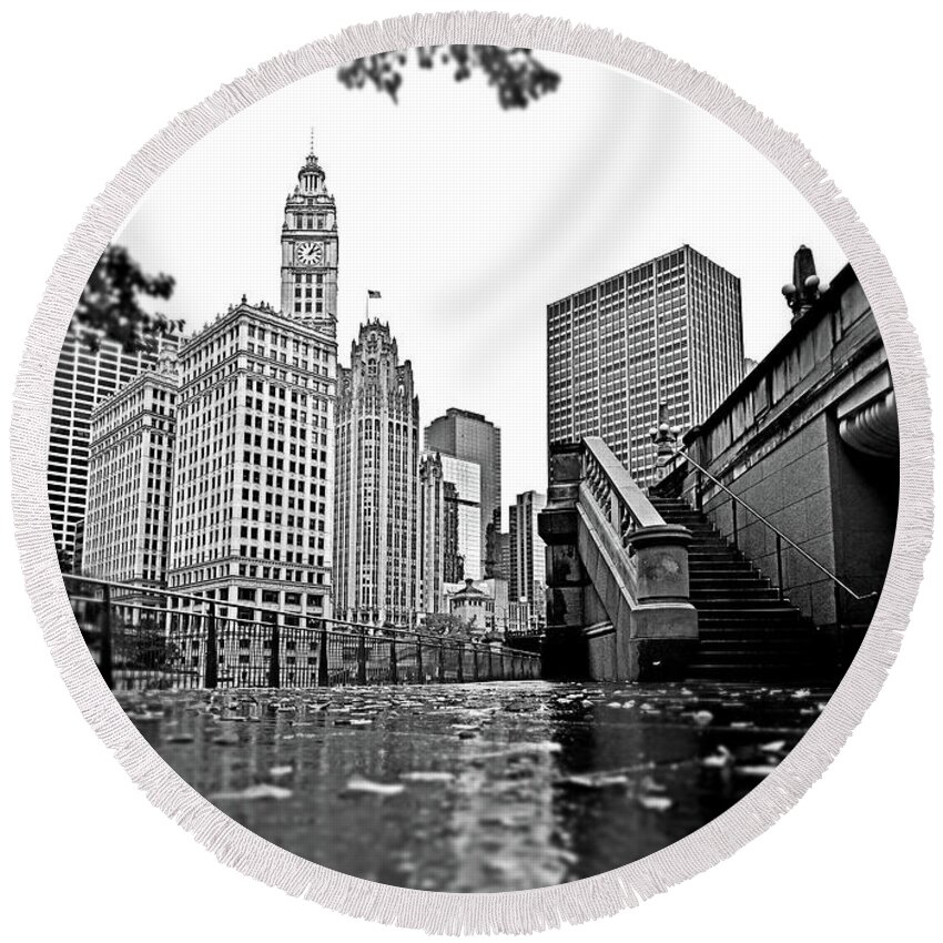 Chicago Round Beach Towel featuring the photograph Downtown Chicago from Riverwalk South by Carlos Alkmin
