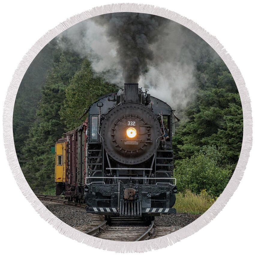 Railroad Round Beach Towel featuring the photograph Duluth Missabe and Iron Range 332 Palmers Siding by Jim Pearson