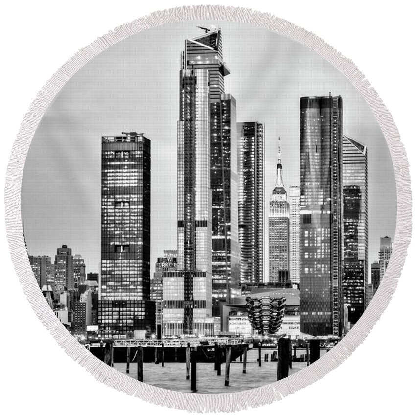 Esb Round Beach Towel featuring the photograph Empire State NYC Hudson Yards BW by Susan Candelario