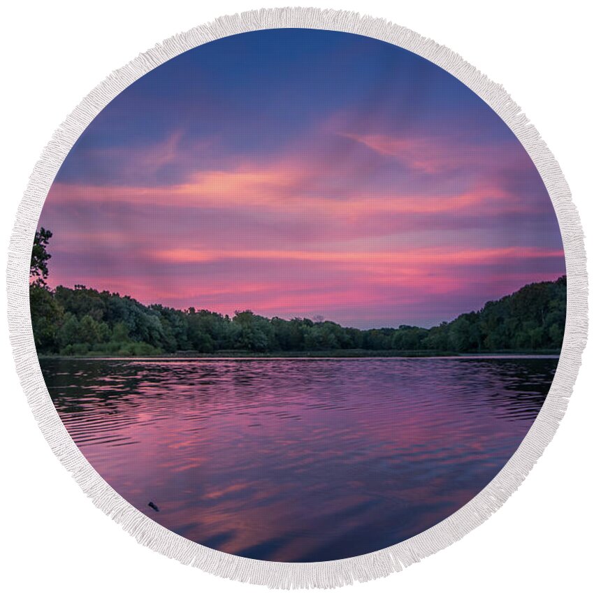 Lake Round Beach Towel featuring the photograph Evening at Springfield Lake by Allin Sorenson