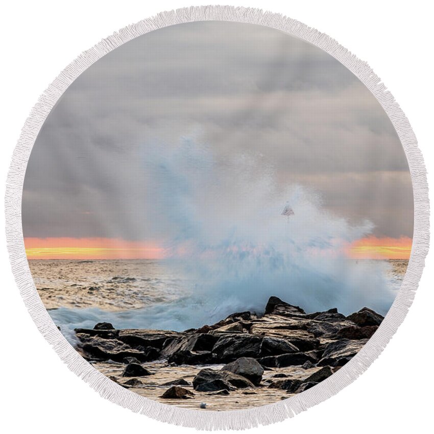 New Hampshire Round Beach Towel featuring the photograph Explosive sea 4 by Jeff Sinon