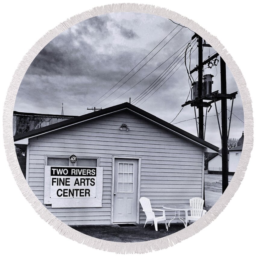 Two Rivers Fine Arts Center Round Beach Towel featuring the photograph Fine Arts Center by Dominic Piperata