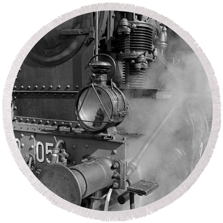 Steam Round Beach Towel featuring the photograph GR 880 Steaming Up by Riccardo Mottola