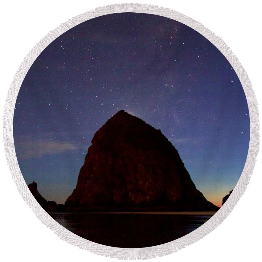 Oregon Round Beach Towel featuring the photograph Haystack Night Sky by Todd Kreuter