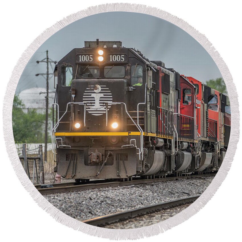 Railroad Round Beach Towel featuring the photograph Illinois Central 1005 leads a southbound CN by Jim Pearson