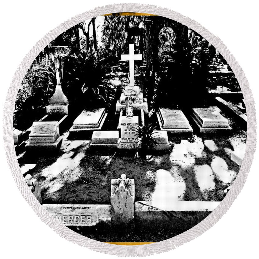 Celebrities Round Beach Towel featuring the photograph Johnny Mercer's Grave in Bonaventure Cemetery by Aberjhani