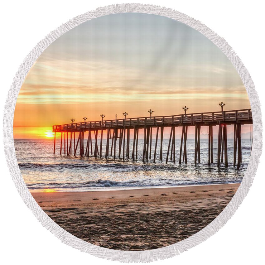 Sunrise Round Beach Towel featuring the photograph Kitty Hawk Sunrise by Donna Twiford