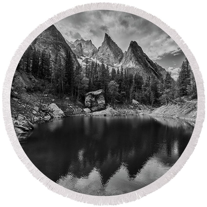 Lago Verde Round Beach Towel featuring the photograph Lake in the Alps by Jon Glaser