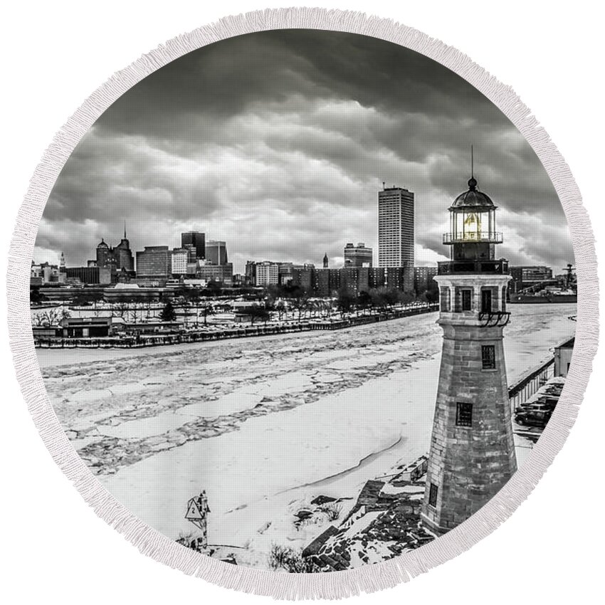 Buffalo Round Beach Towel featuring the photograph Lighthouse l'inverno by John Angelo Lattanzio