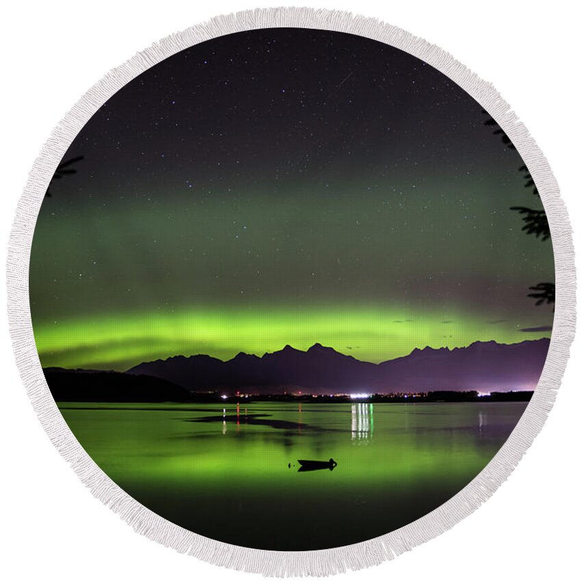 Northern Lights Round Beach Towel featuring the photograph Skiff Under the Lights by David Kirby