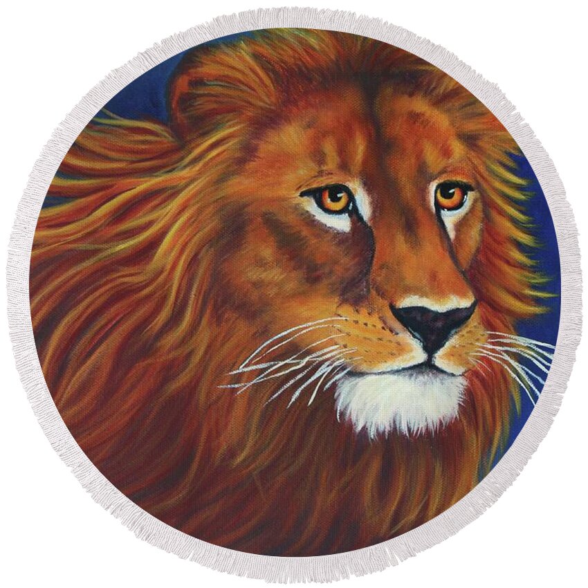 Lion Round Beach Towel featuring the painting Lion of Judah by Wendi Curtis