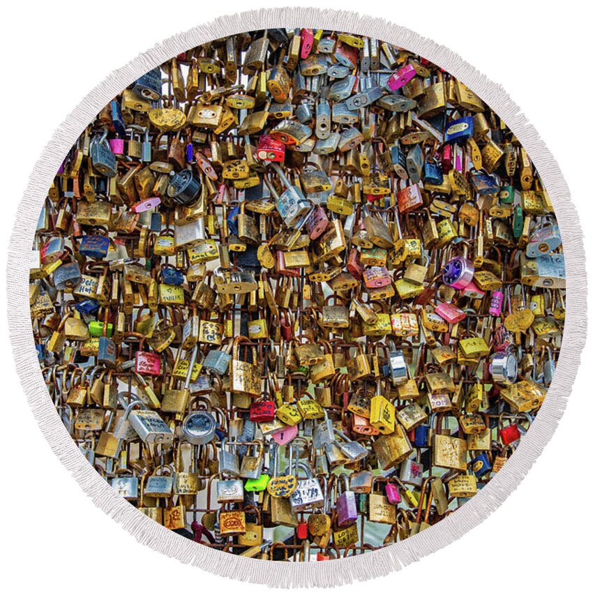 Locks Round Beach Towel featuring the photograph Locks of Love for Paris by Darren White