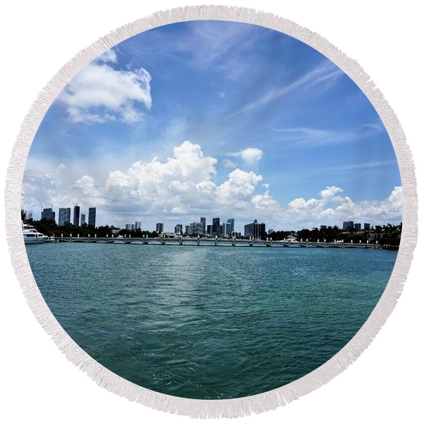 Miami Round Beach Towel featuring the photograph Miami7 by Merle Grenz