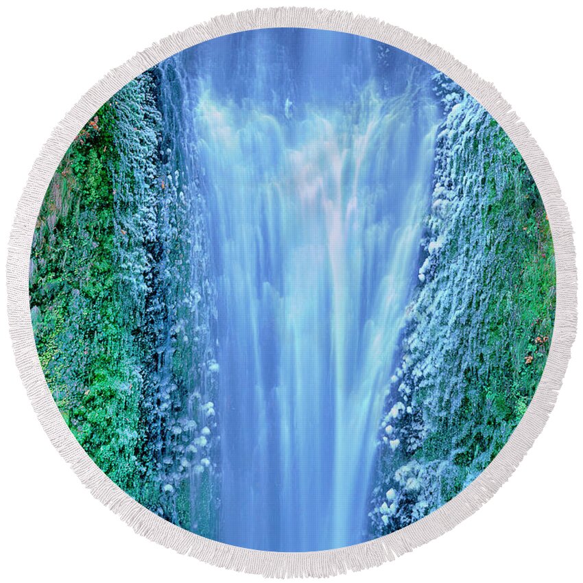 North America Round Beach Towel featuring the photograph Multnomah Falls Columbia River Gorge Oregon by Dave Welling