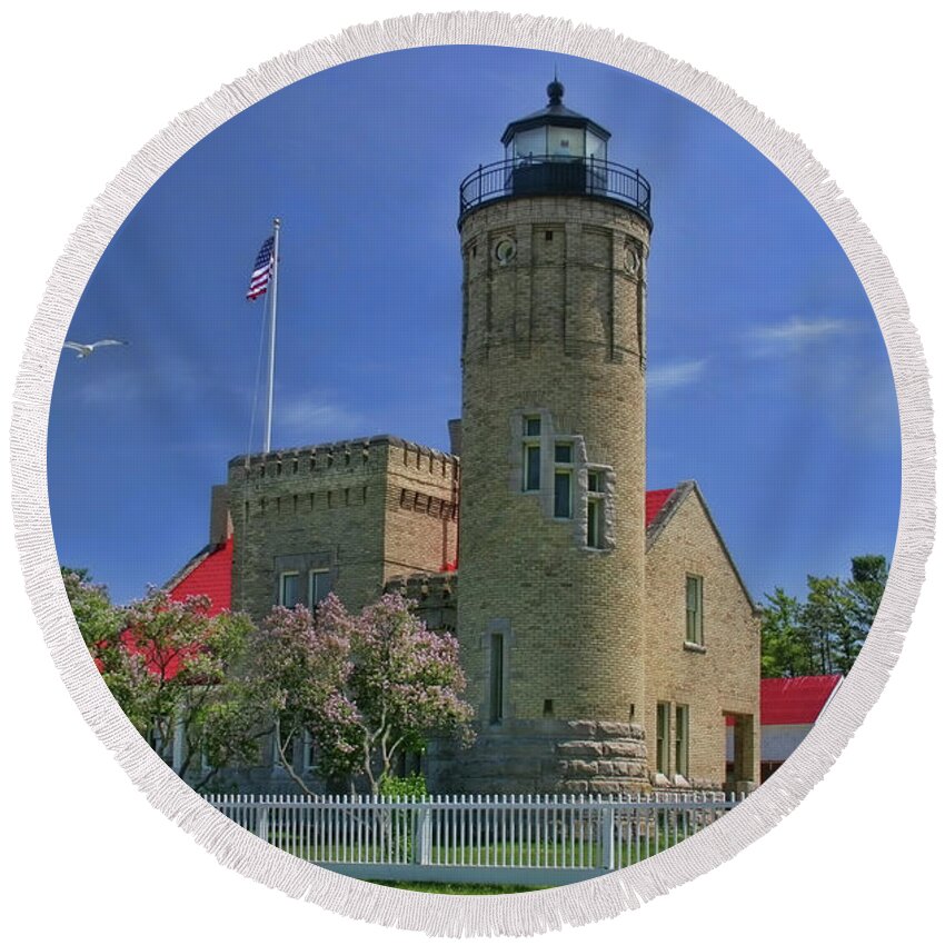 Lighthouse Round Beach Towel featuring the photograph Old Mackinac Point Lighthouse by Joan Bertucci
